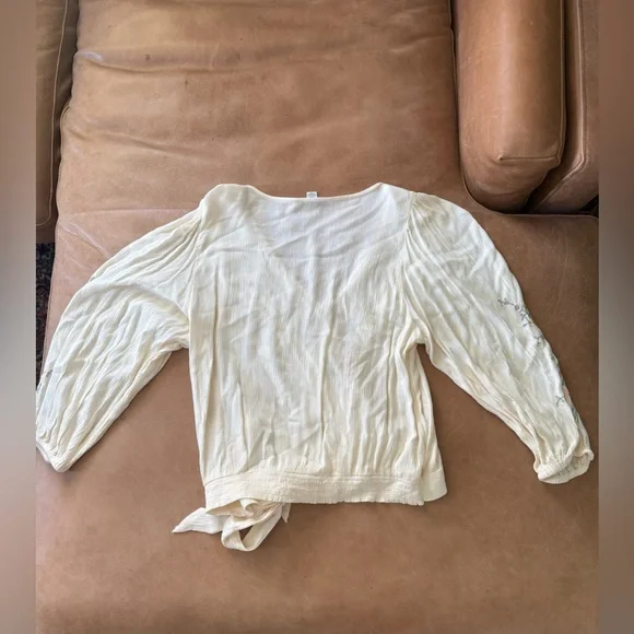 American Eagle Long Sleeve Boho Embroidered Floral Wrap Top Blouse Size Large - Picture 9 of 9